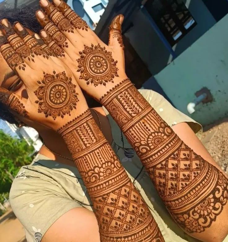 Modern-Full-Hand-Mehndi-Design Modern-Full-Hand-Mehndi-Design