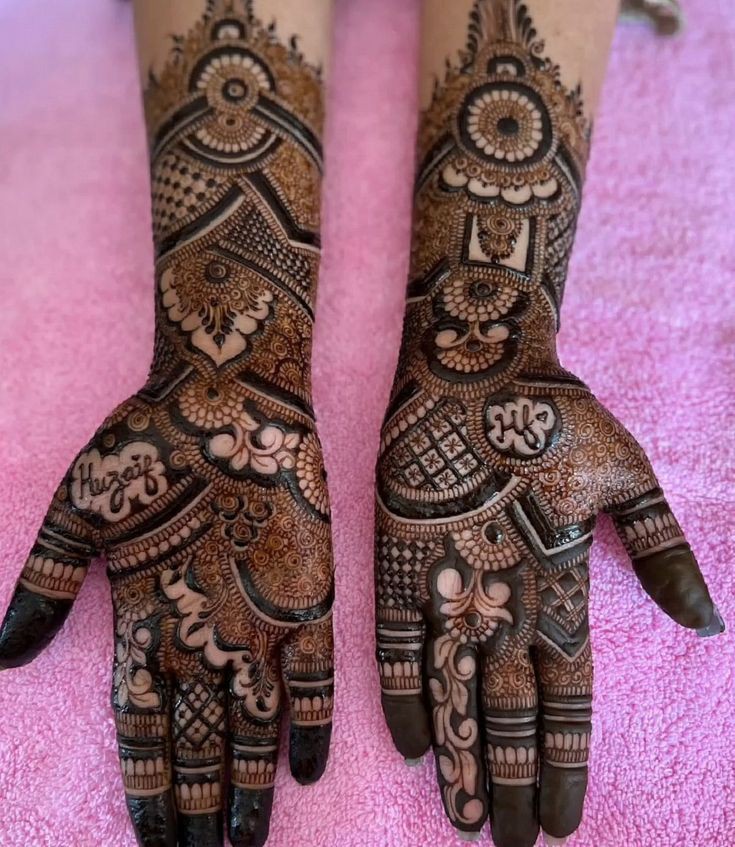 Modern-Full-Hand-Mehndi-Design