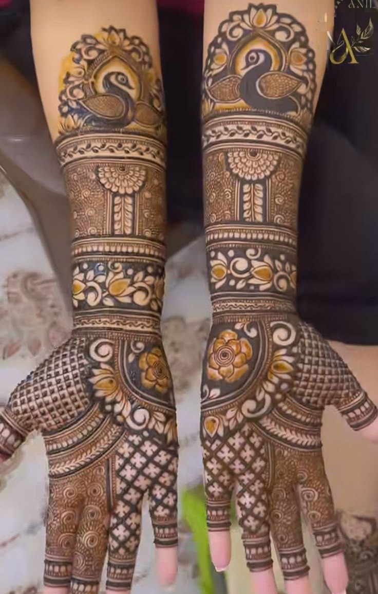 Modern-Full-Hand-Mehndi-Design
