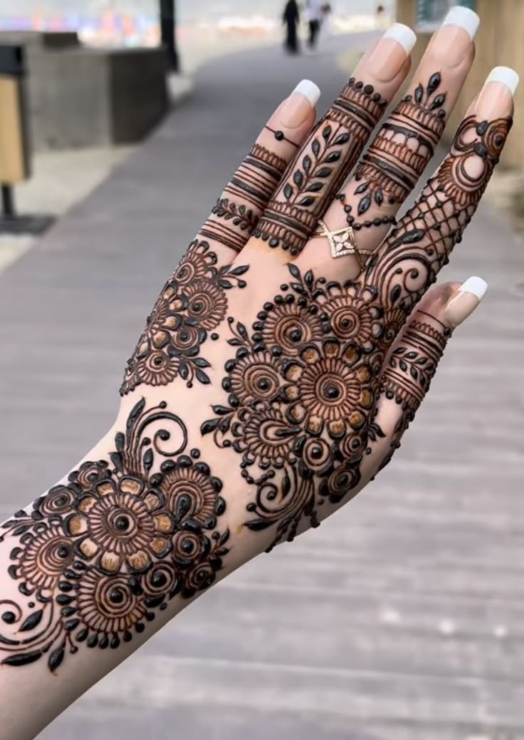 Modern-Full-Hand-Mehndi-Design