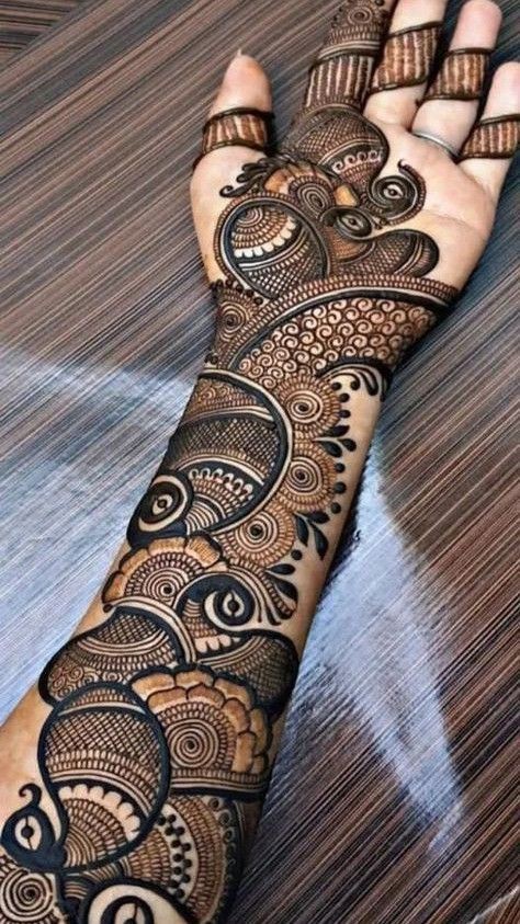 Modern-Full-Hand-Mehndi-Design