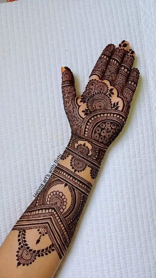 Modern-Full-Hand-Mehndi-Design