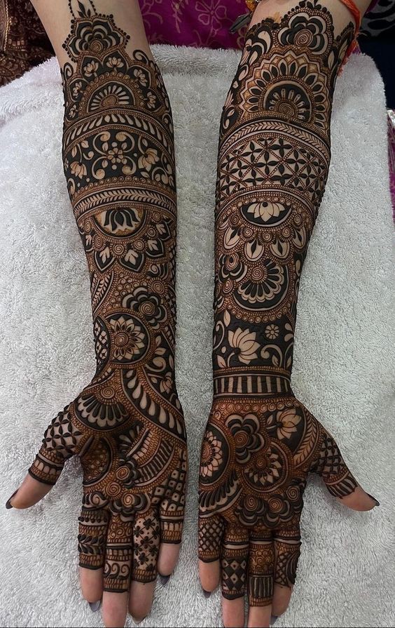 Modern-Full-Hand-Mehndi-Design