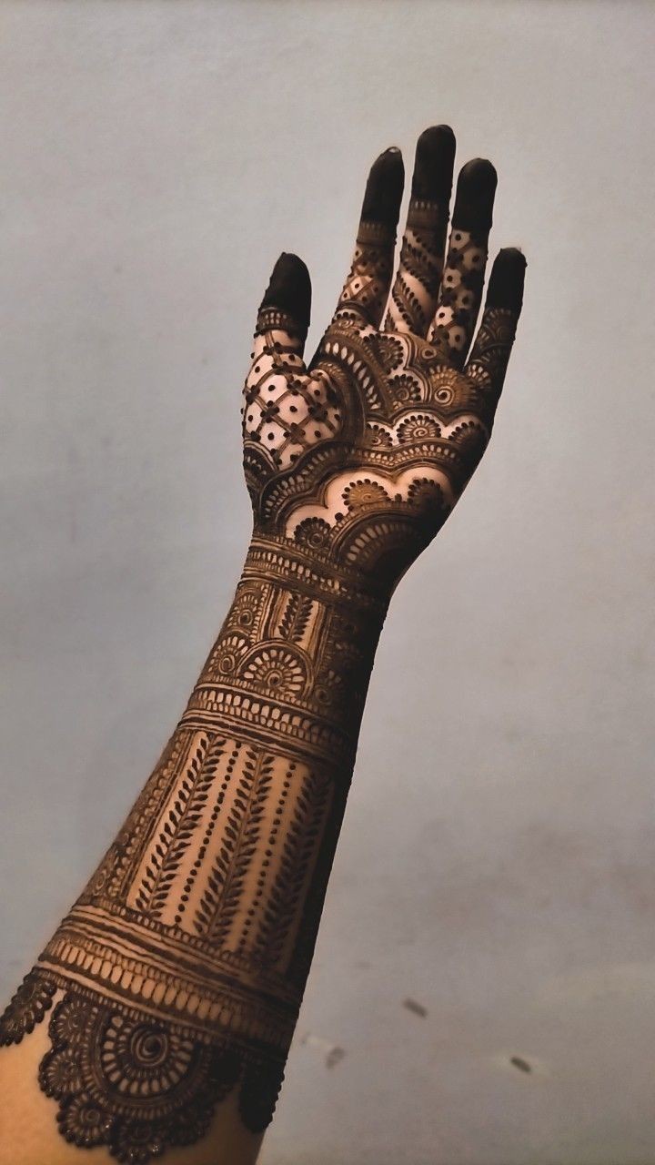 Modern-Full-Hand-Mehndi-Design