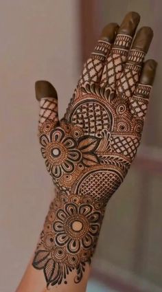 Modern-Full-Hand-Mehndi-Design