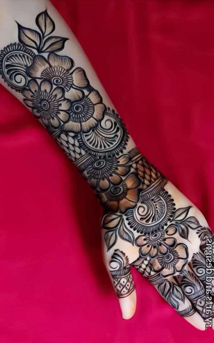 Modern-Full-Hand-Mehndi-Design