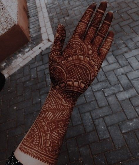 Modern-Full-Hand-Mehndi-Design