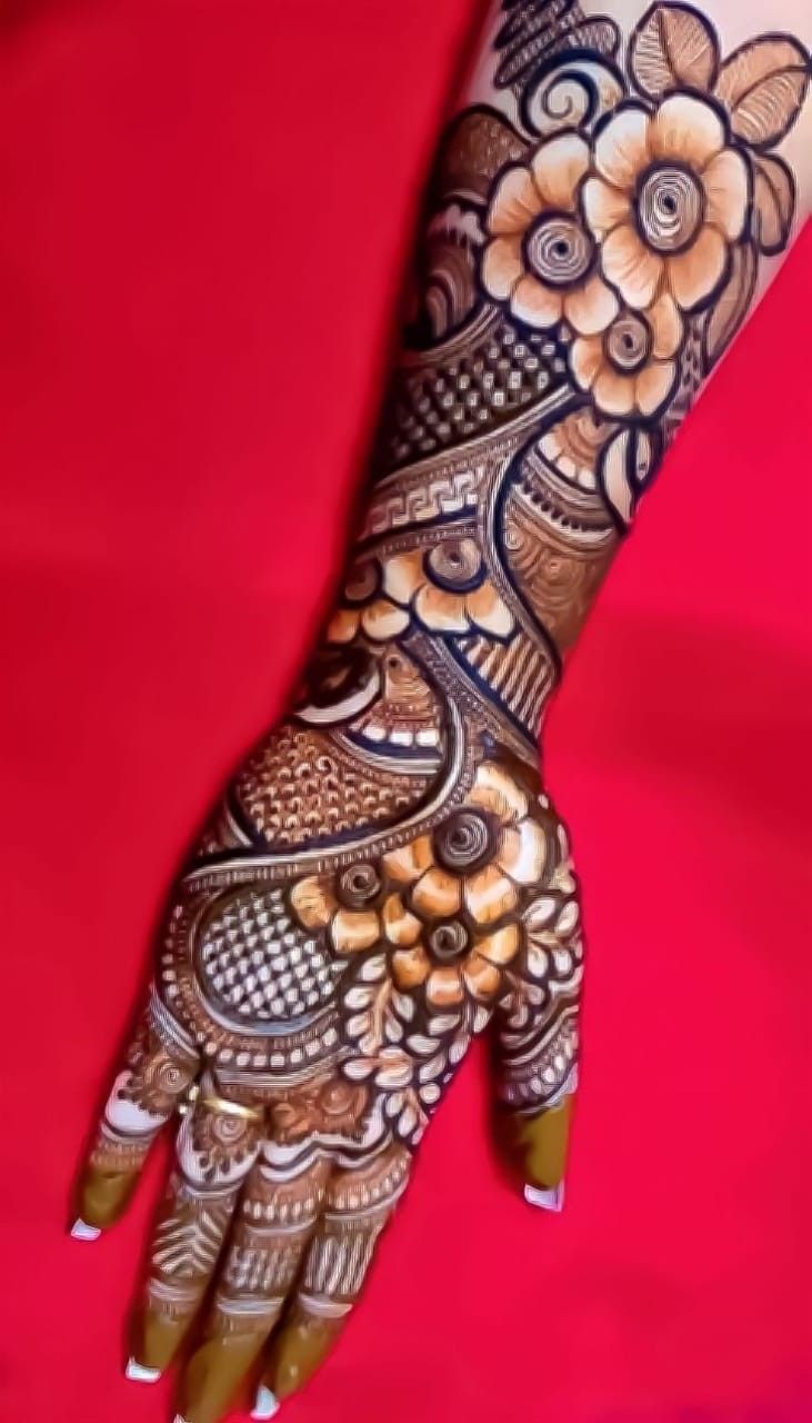 Modern-Full-Hand-Mehndi-Design