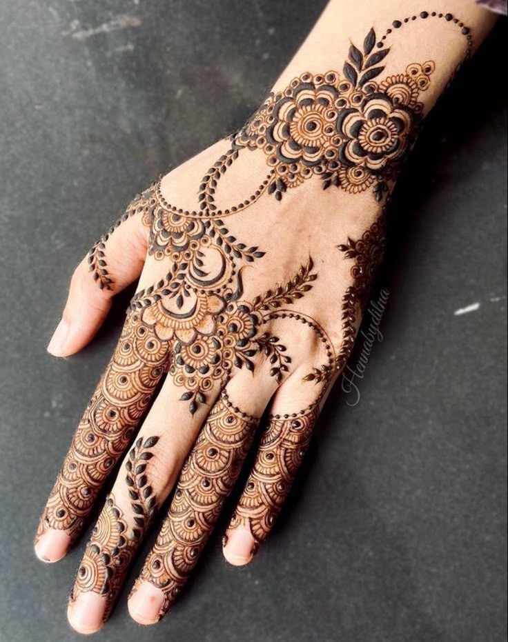 Stylish Back Hand Mehndi Design