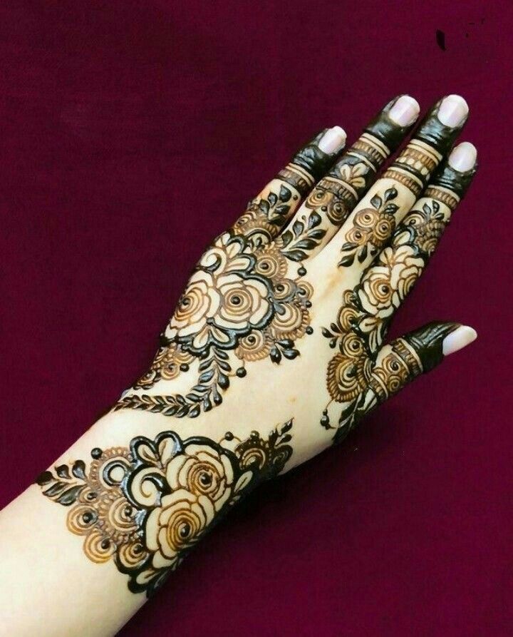 Stylish Back Hand Mehndi Design