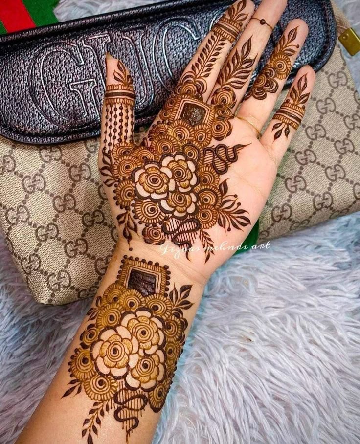 Stylish Back Hand Mehndi Design