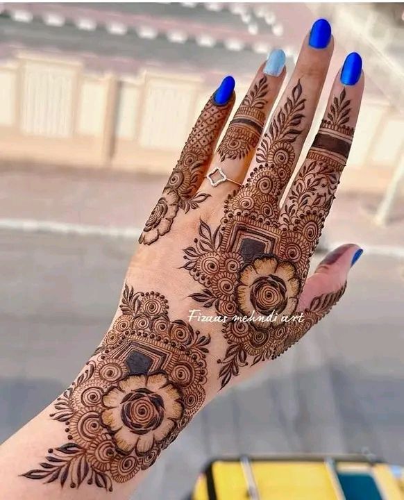 Stylish Back Hand Mehndi Design