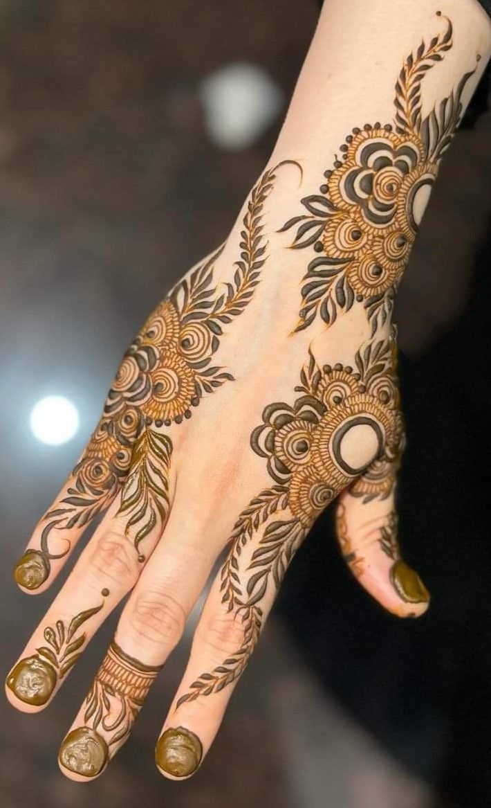 Stylish Back Hand Mehndi Design