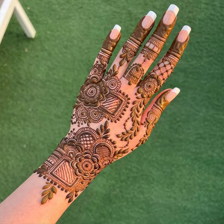 Stylish Back Hand Mehndi Design