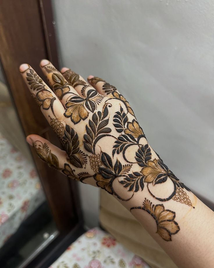 Stylish Full Hand Mehndi Design