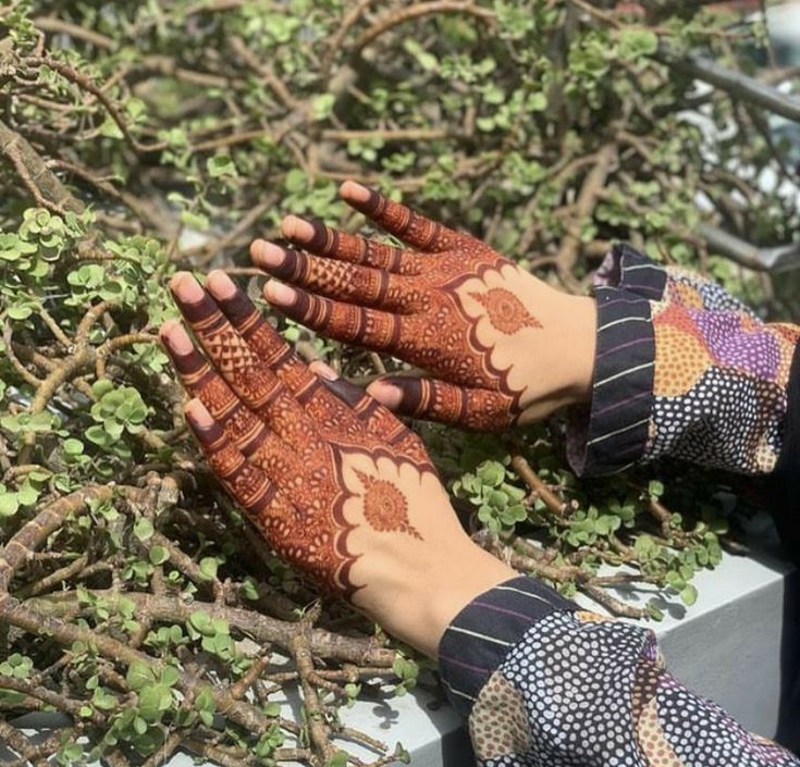 Stylish Full Hand Mehndi Design