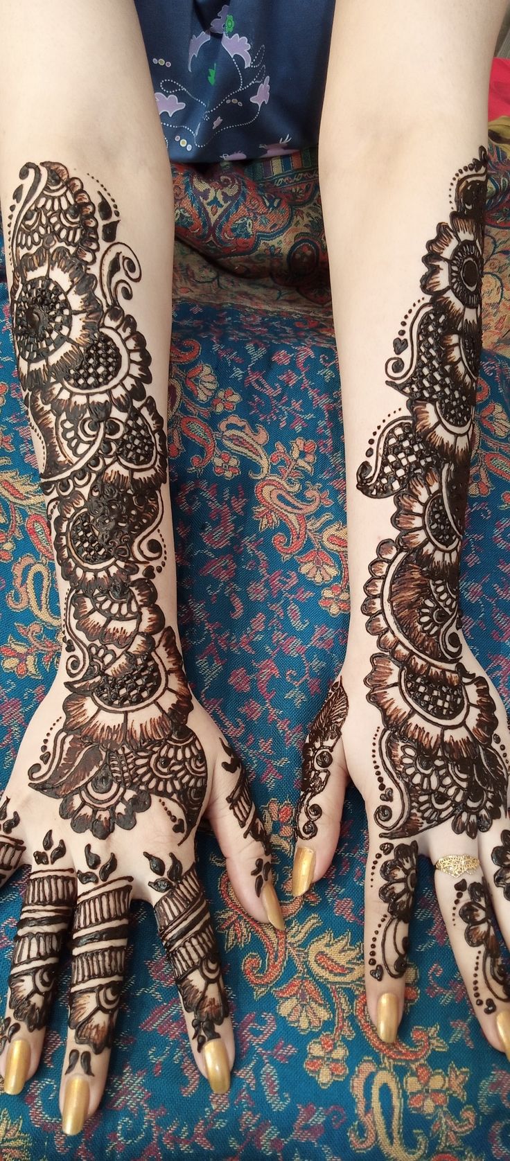 Stylish Full Hand Mehndi Design