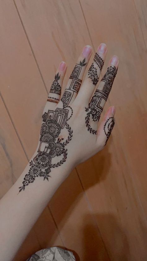 arabic-mehndi-design-back-side arabic-mehndi-design-back-side