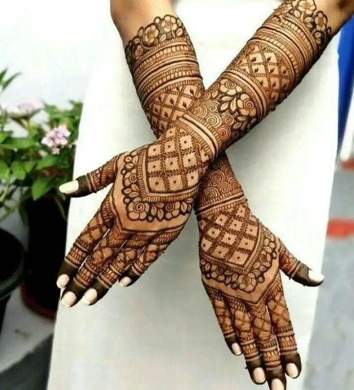 back-hand-mehndi-design-bel back-hand-mehndi-design-bel