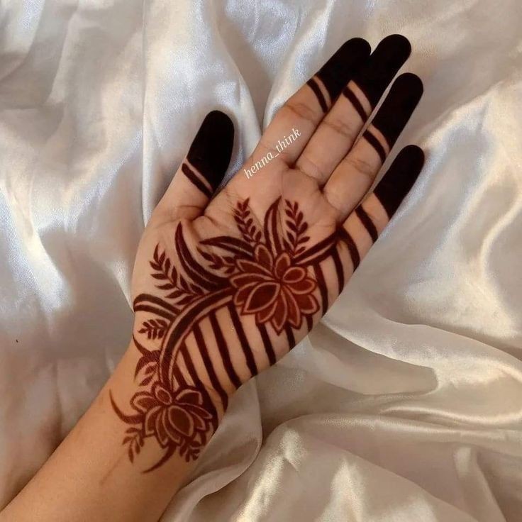 bridal-front-hand-simple-mehndi-design bridal-front-hand-simple-mehndi-design