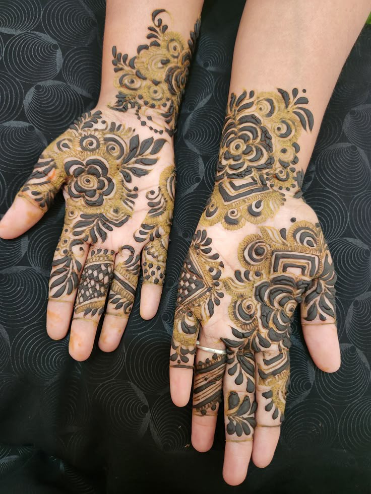 chand-mehndi-design-front-hand-simple-easy-and-beautiful chand-mehndi-design-front-hand-simple-easy-and-beautiful