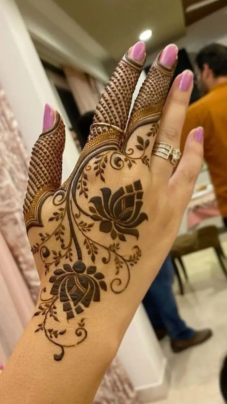 child-back-hand-mehndi-design child-back-hand-mehndi-design