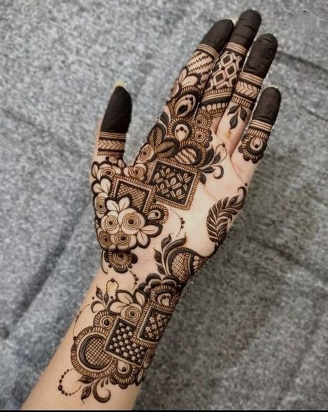 easy-arabic-mehndi-design-back-hand-for-girl easy-arabic-mehndi-design-back-hand-for-girl