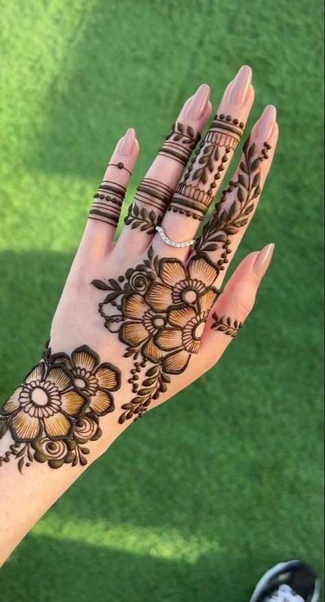 easy-arabic-mehndi-design-back-hand easy-arabic-mehndi-design-back-hand