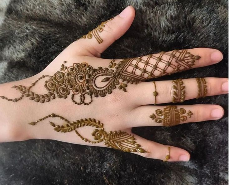 easy-arabic-mehndi-design-front-hand easy-arabic-mehndi-design-front-hand