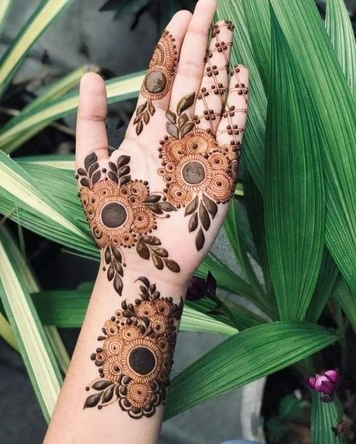 easy-front-hand-simple-mehndi-design-circle easy-front-hand-simple-mehndi-design-circle