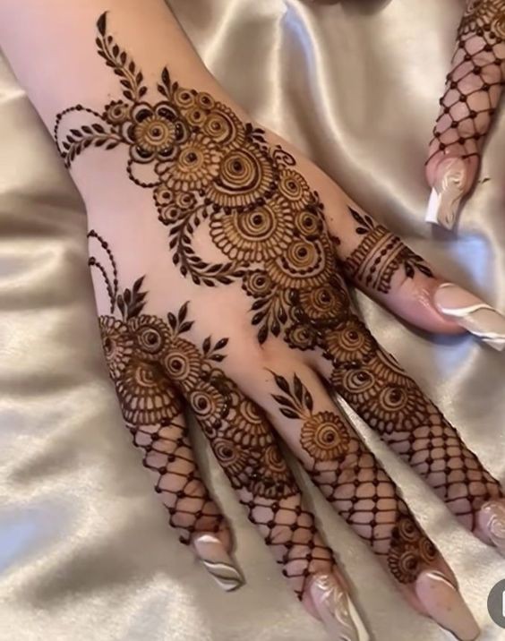 easy-mehndi-design-circle easy-mehndi-design-circle
