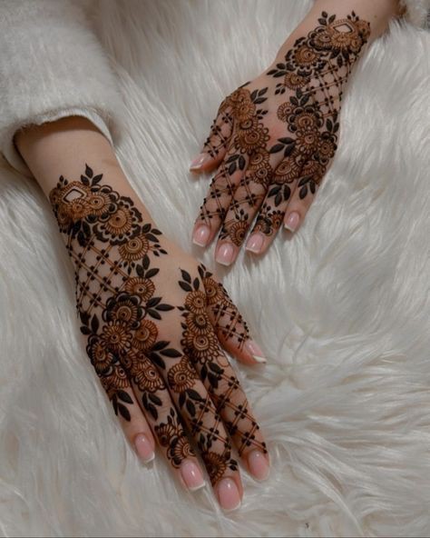 front-full-hand-mehndi-design front-full-hand-mehndi-design