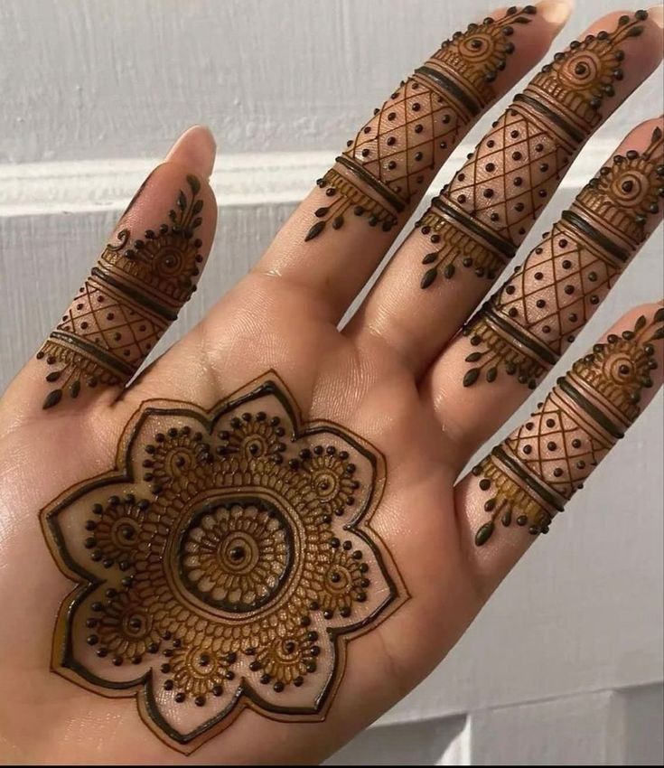 front-hand-mehndi-design-royal