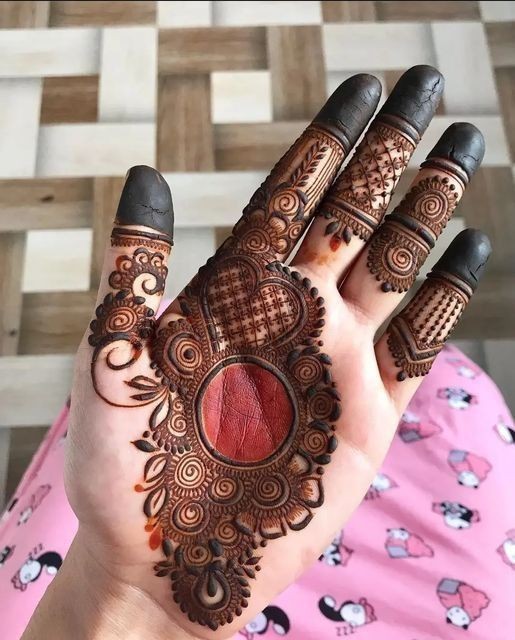 front-hand-simple-mehndi-design-circle-easy-and-beautiful front-hand-simple-mehndi-design-circle-easy-and-beautiful