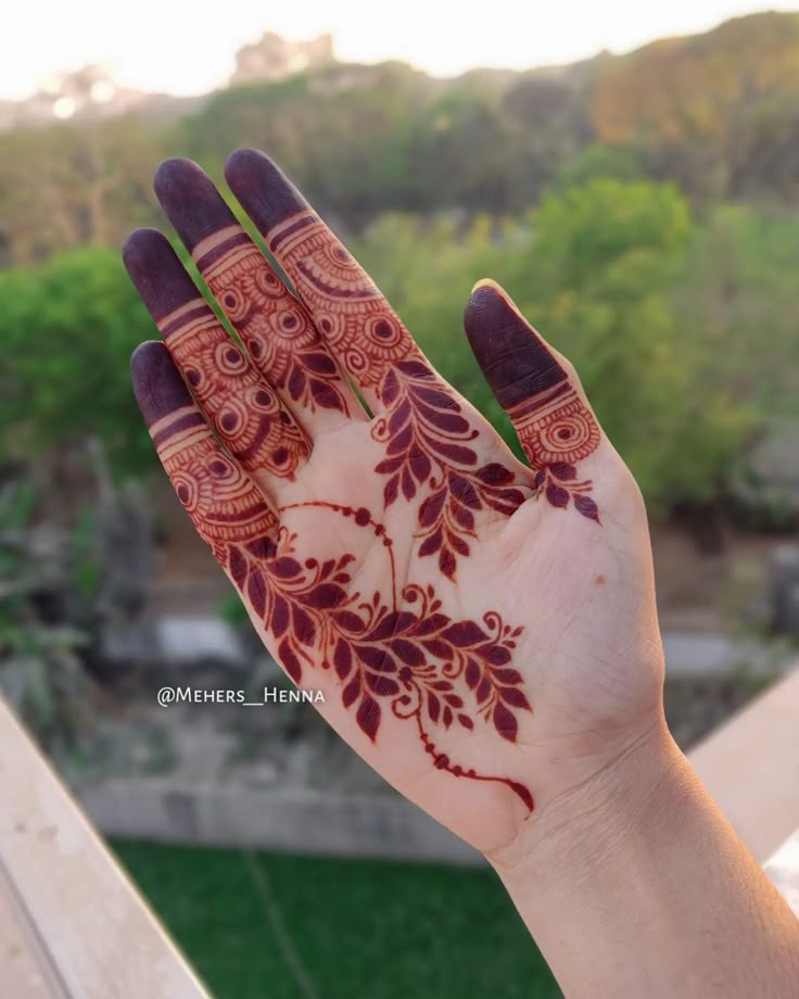 front-hand-simple-mehndi-design-flower-design front-hand-simple-mehndi-design-flower-design