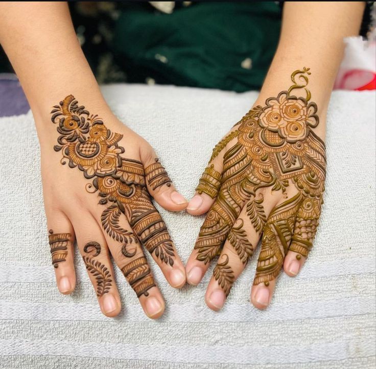 full-hand-mehndi-design-aesthetic full-hand-mehndi-design-aesthetic