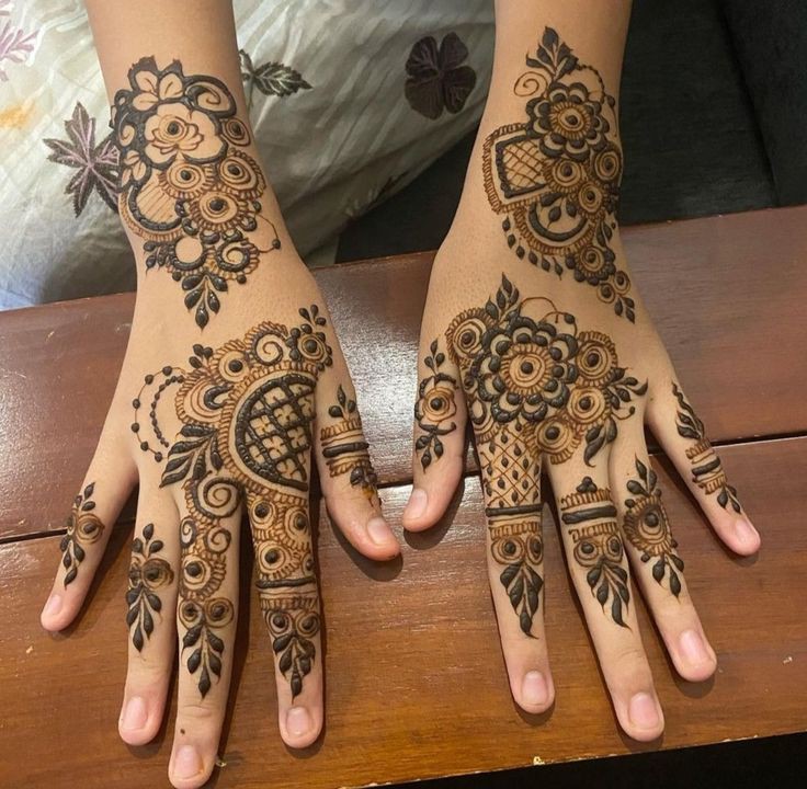 henna-front-hand-designs