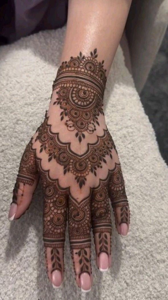 instagram-punjabi-royal-front-hand-mehndi-design