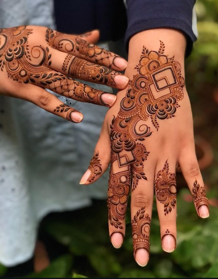 mehndi-design-easy-and-beautiful-full-hand-arabic-front mehndi-design-easy-and-beautiful-full-hand-arabic-front