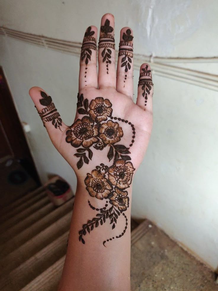 mehndi-design-front-hand-mehndi-design-simple-and-beautiful mehndi-design-front-hand-mehndi-design-simple-and-beautiful