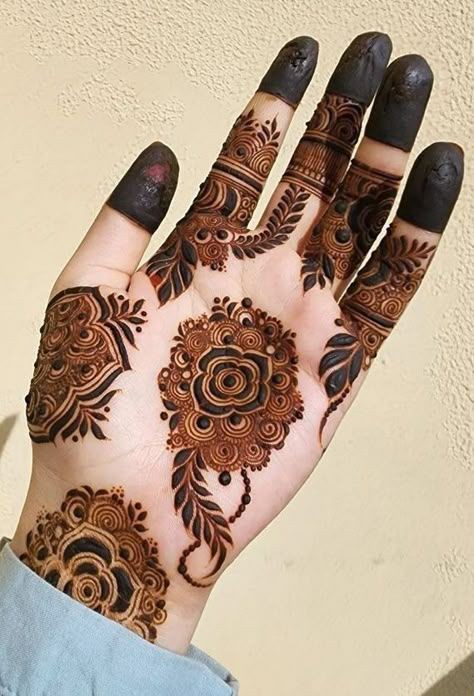 mehndi-design-front-hand-simple-design-easy-and-beautiful mehndi-design-front-hand-simple-design-easy-and-beautiful