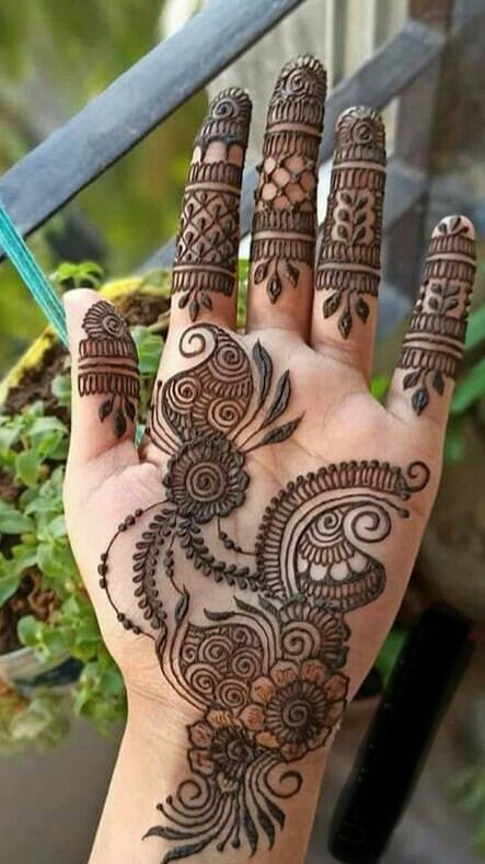 mehndi-design-gorgeous-front-hand