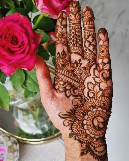 mehndi-design-on-real-hand