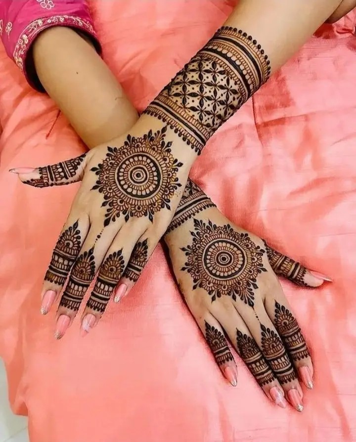 new-stylish-back-hand-mehndi-design-simple new-stylish-back-hand-mehndi-design-simple