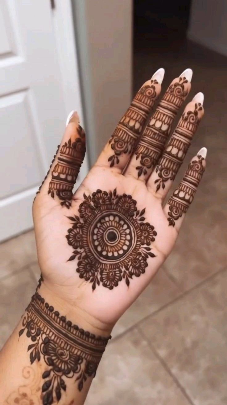 punjabi-royal-front-hand-mehndi-design