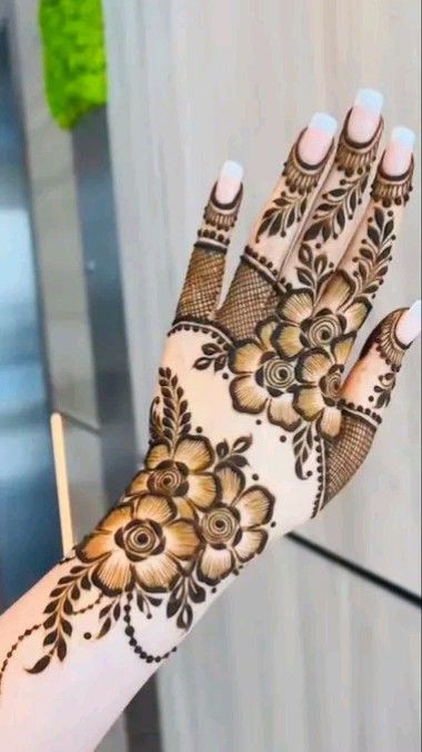 royal-mehndi-designs-front-hand