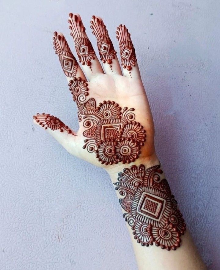 royal-mehndi-designs-front-hand