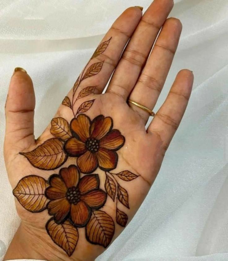 simple-classic-mehndi-design-front-hand simple-classic-mehndi-design-front-hand